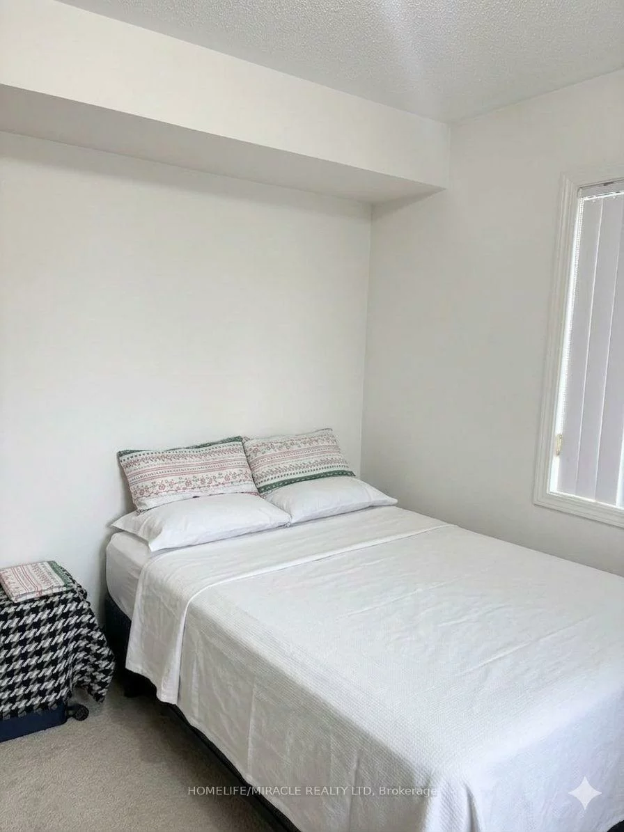 250, Sunny Meadow, Sandringham-Wellington, Brampton
