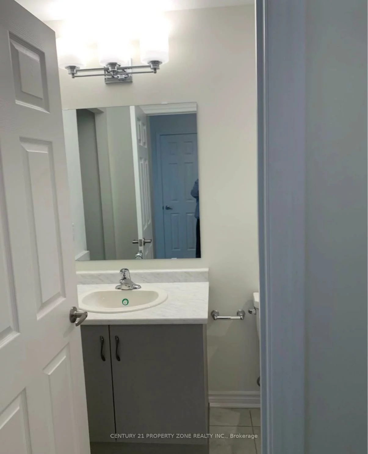 200, Lagerfeld, Credit Valley, Brampton