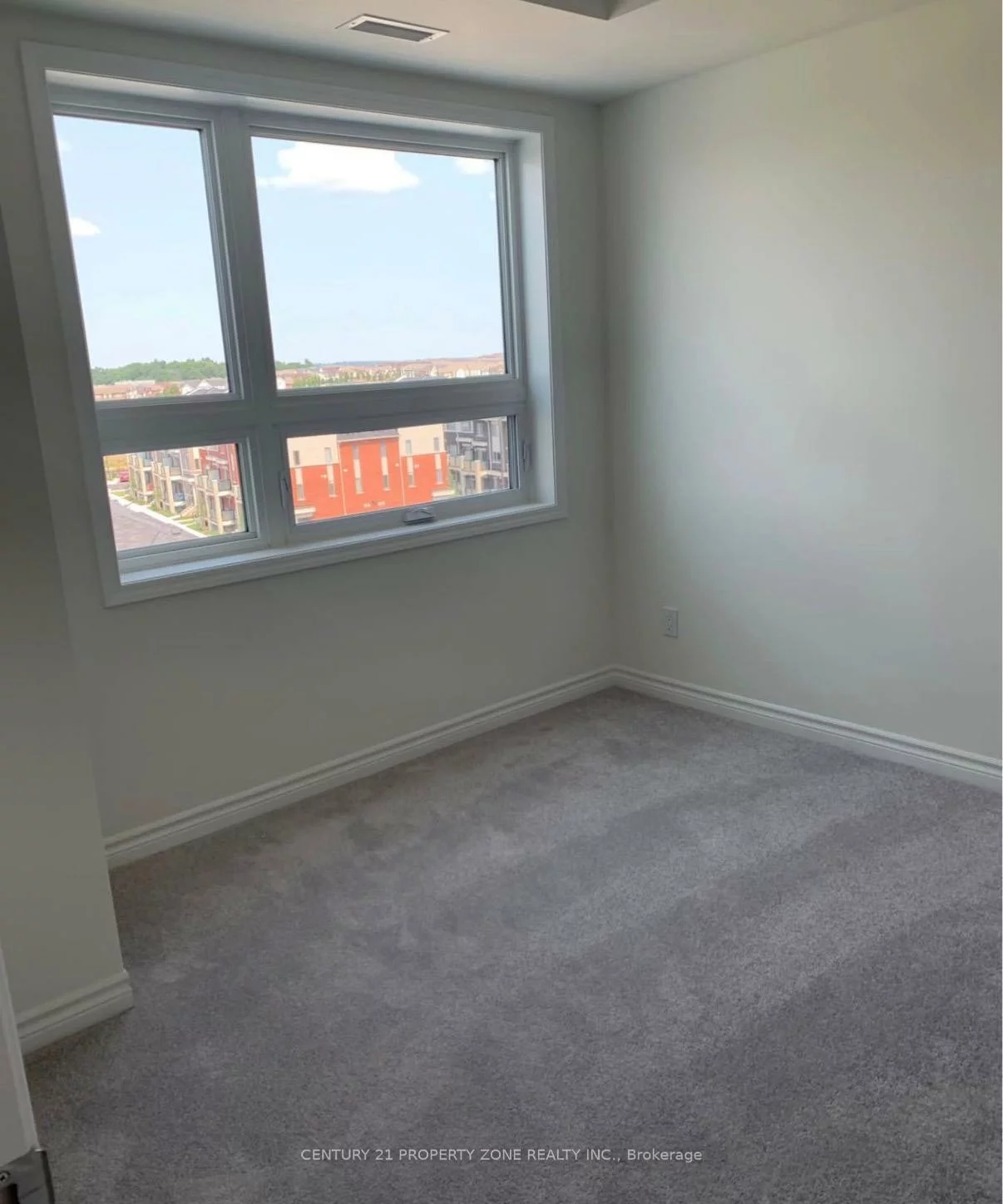 200, Lagerfeld, Credit Valley, Brampton