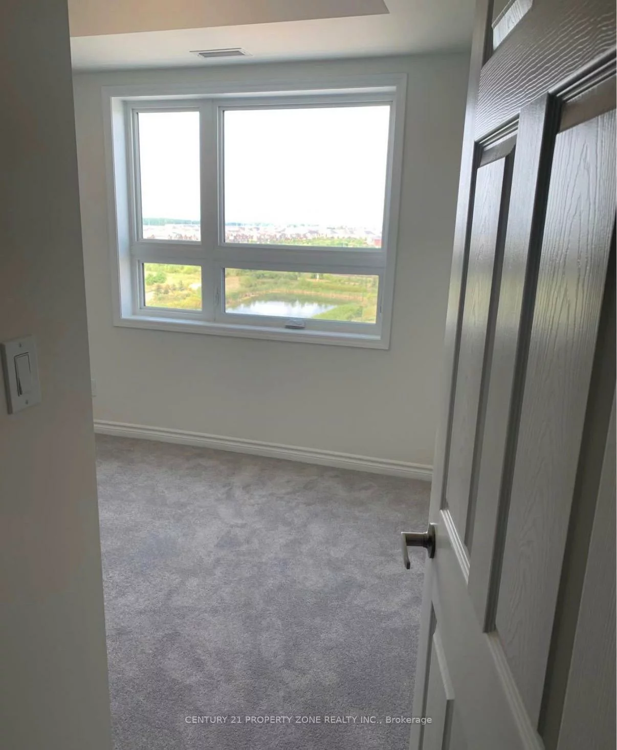 200, Lagerfeld, Credit Valley, Brampton