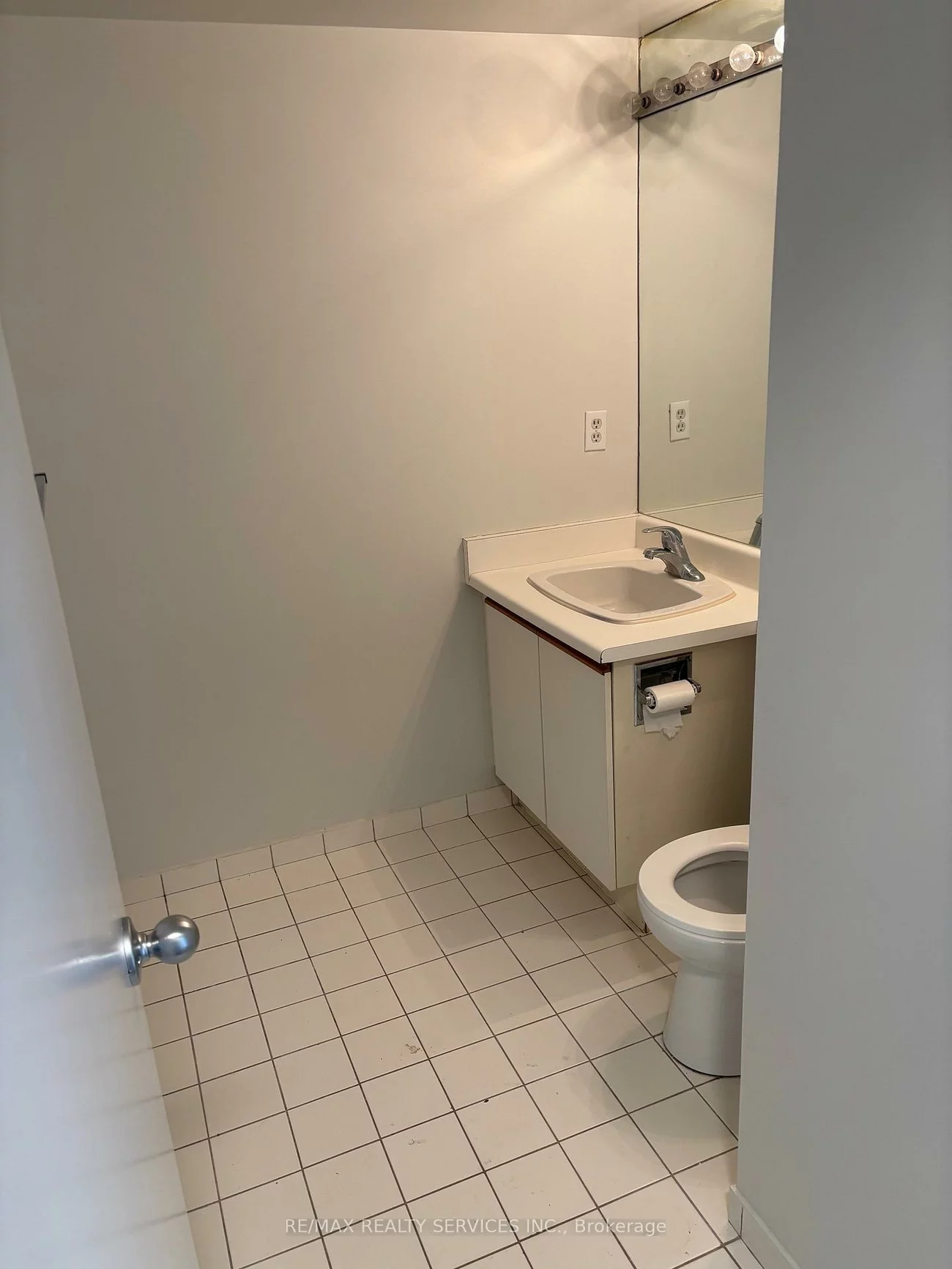 26, Hanover, Queen Street Corridor, Brampton