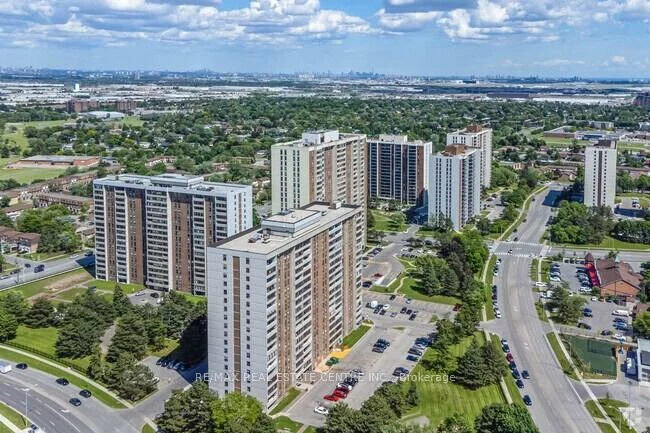 18, Knightsbridge, Queen Street Corridor, Brampton