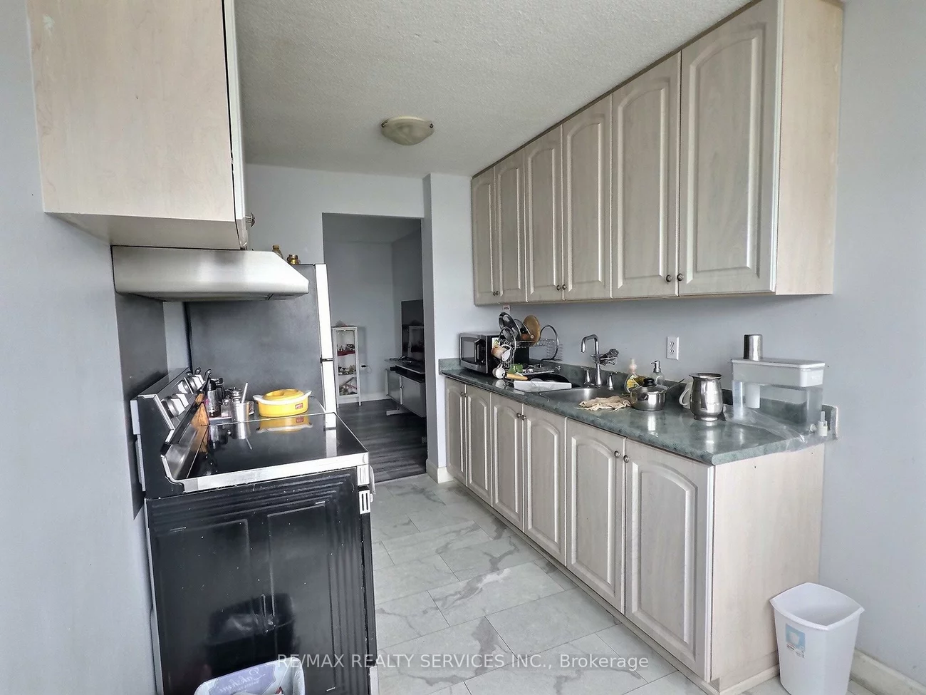 18, Knightsbridge, Queen Street Corridor, Brampton
