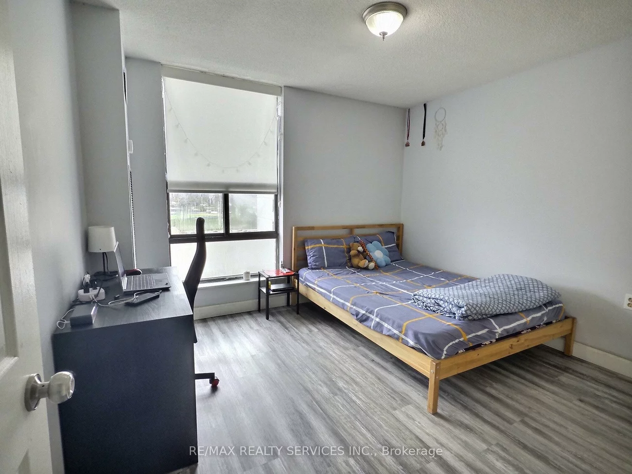 18, Knightsbridge, Queen Street Corridor, Brampton