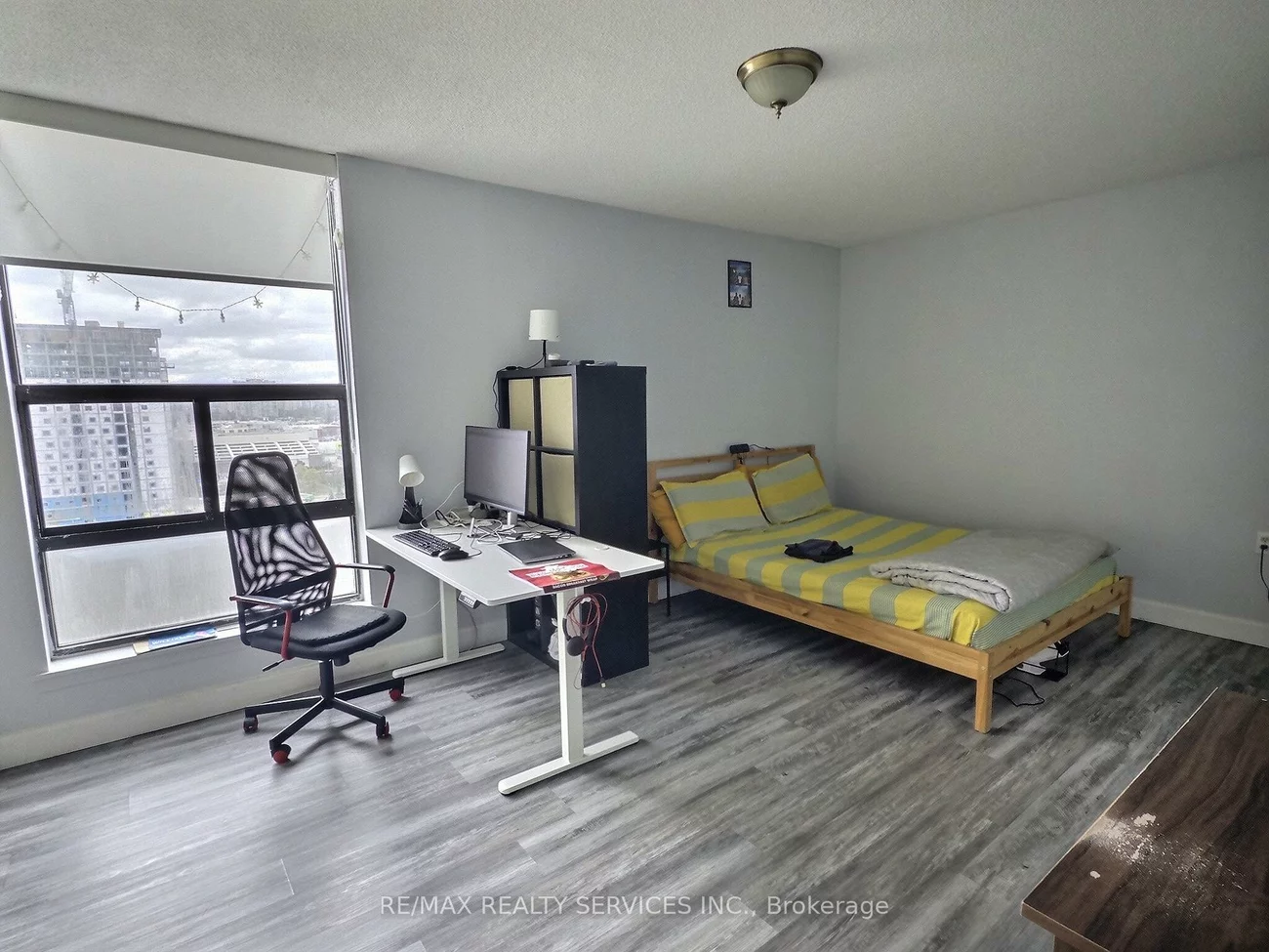 18, Knightsbridge, Queen Street Corridor, Brampton
