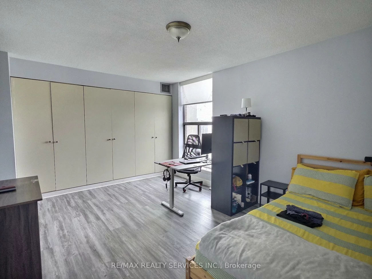 18, Knightsbridge, Queen Street Corridor, Brampton