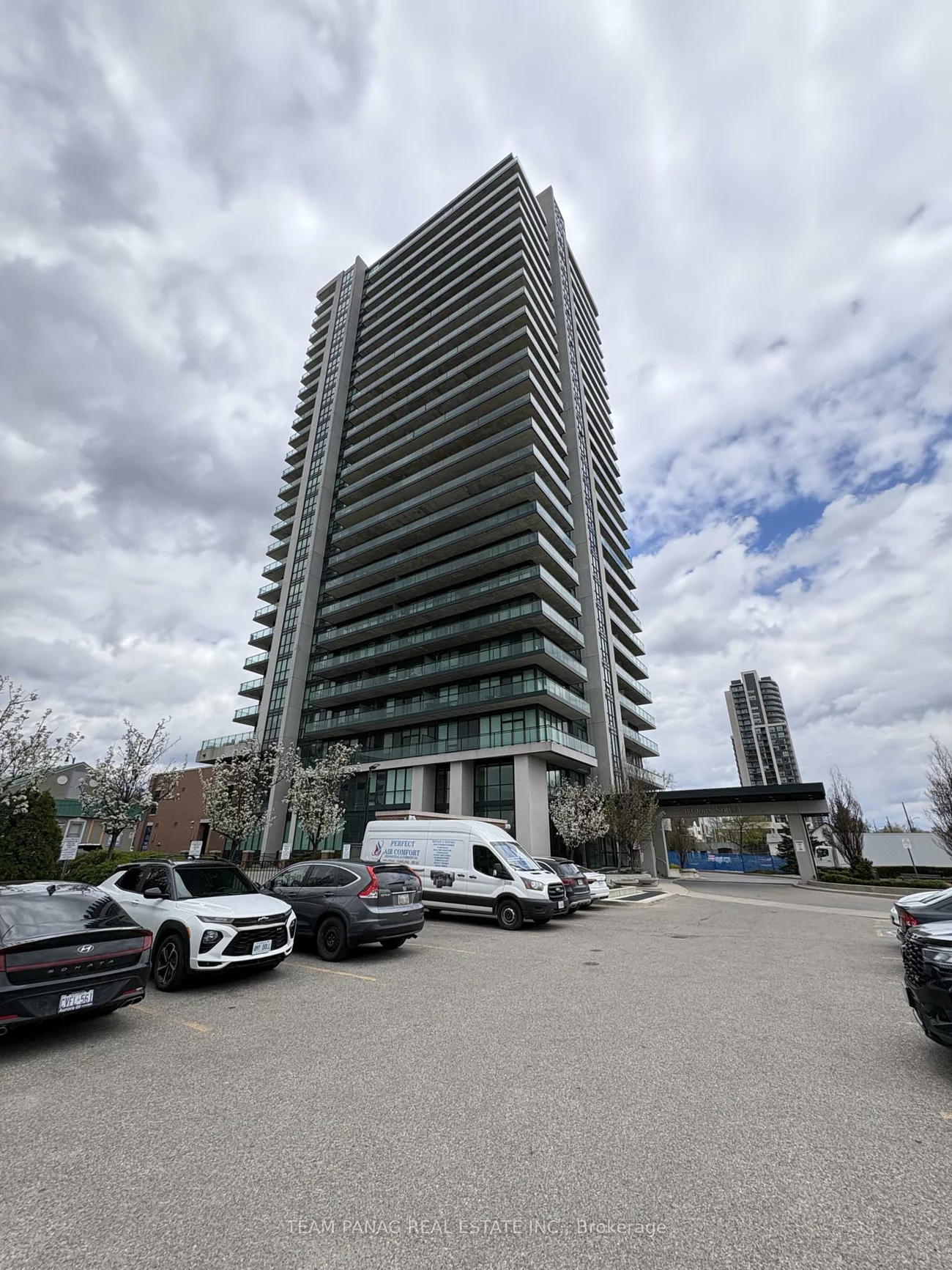 100, John, Downtown Brampton, Brampton