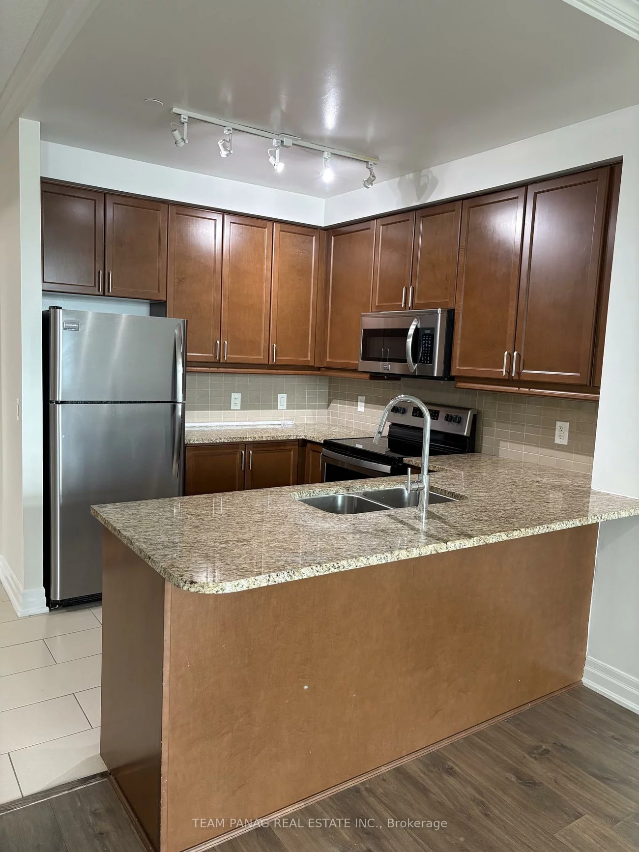 100, John, Downtown Brampton, Brampton