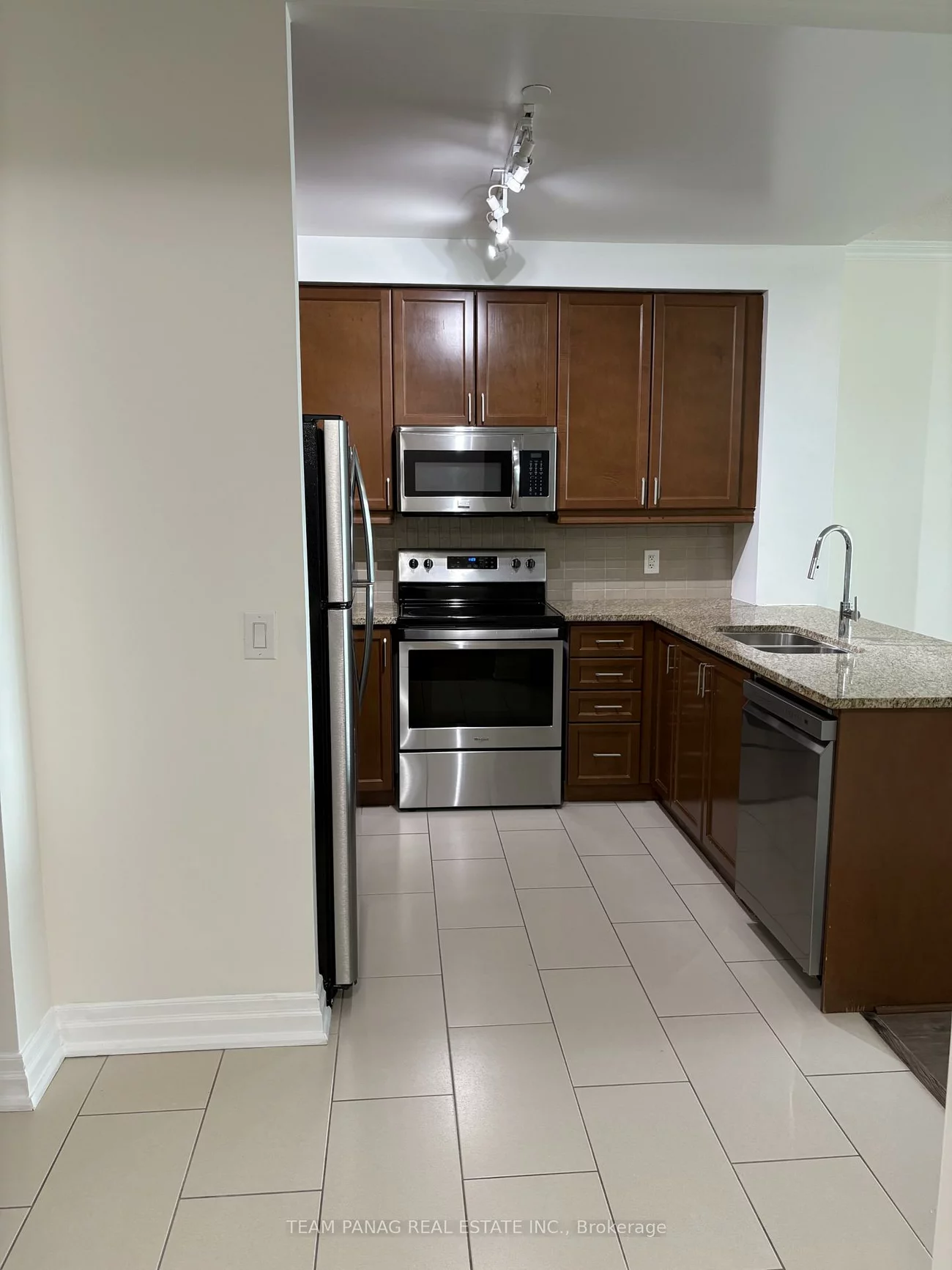 100, John, Downtown Brampton, Brampton