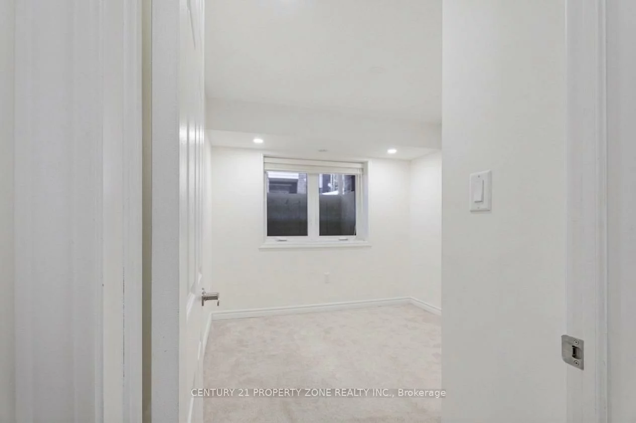 250, Lagerfeld, Northwest Brampton, Brampton