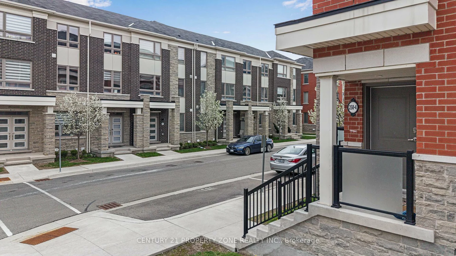 250, Lagerfeld, Northwest Brampton, Brampton
