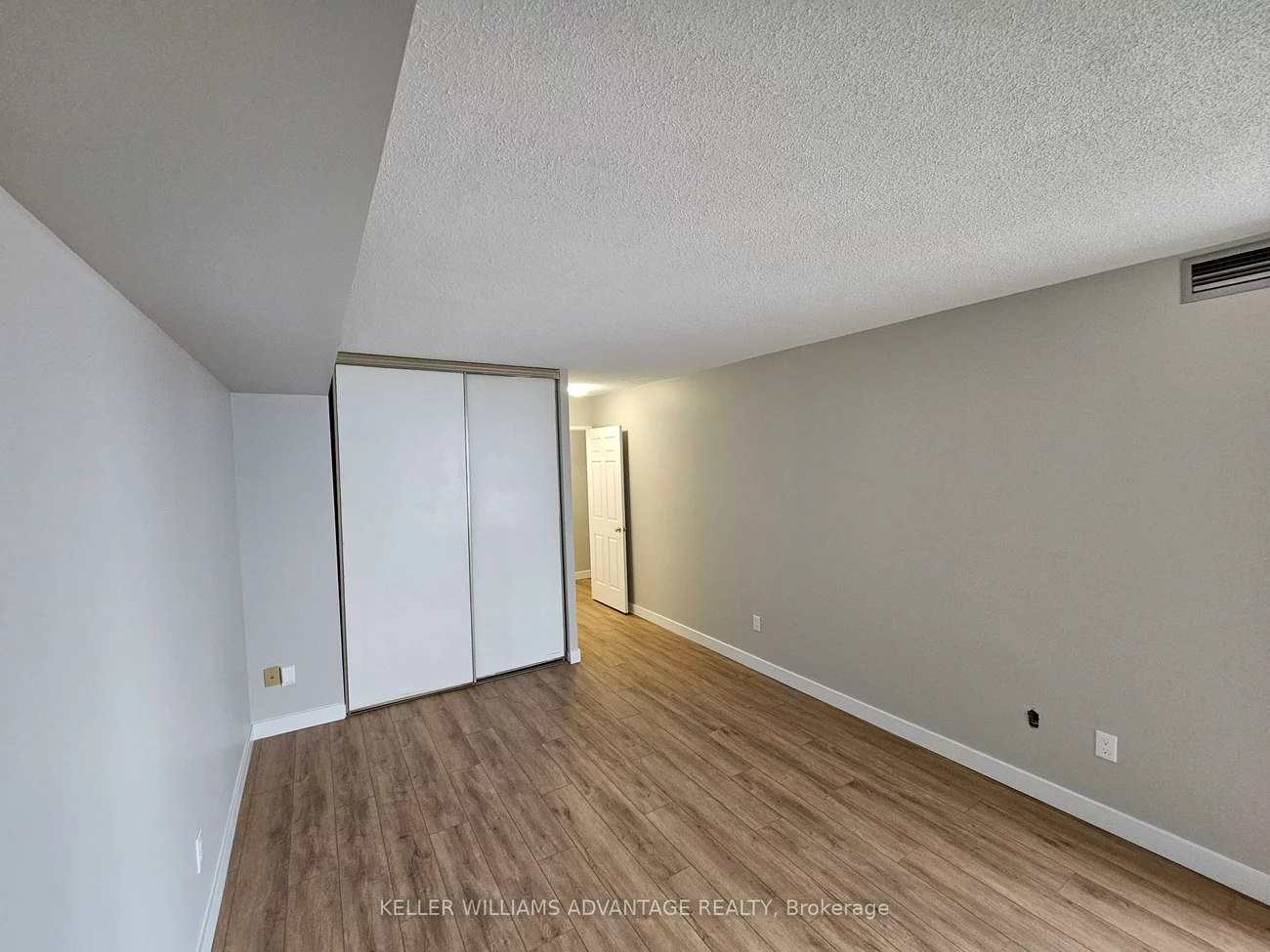 26, Hanover, Queen Street Corridor, Brampton