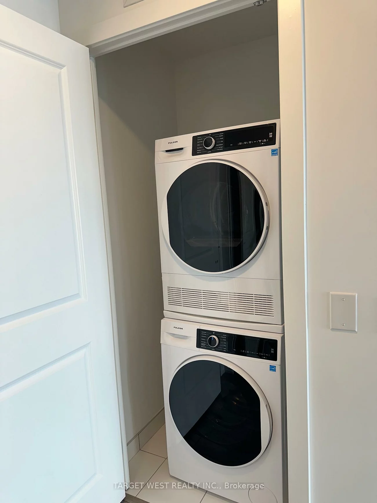 15, Skyridge, Bram East, Brampton