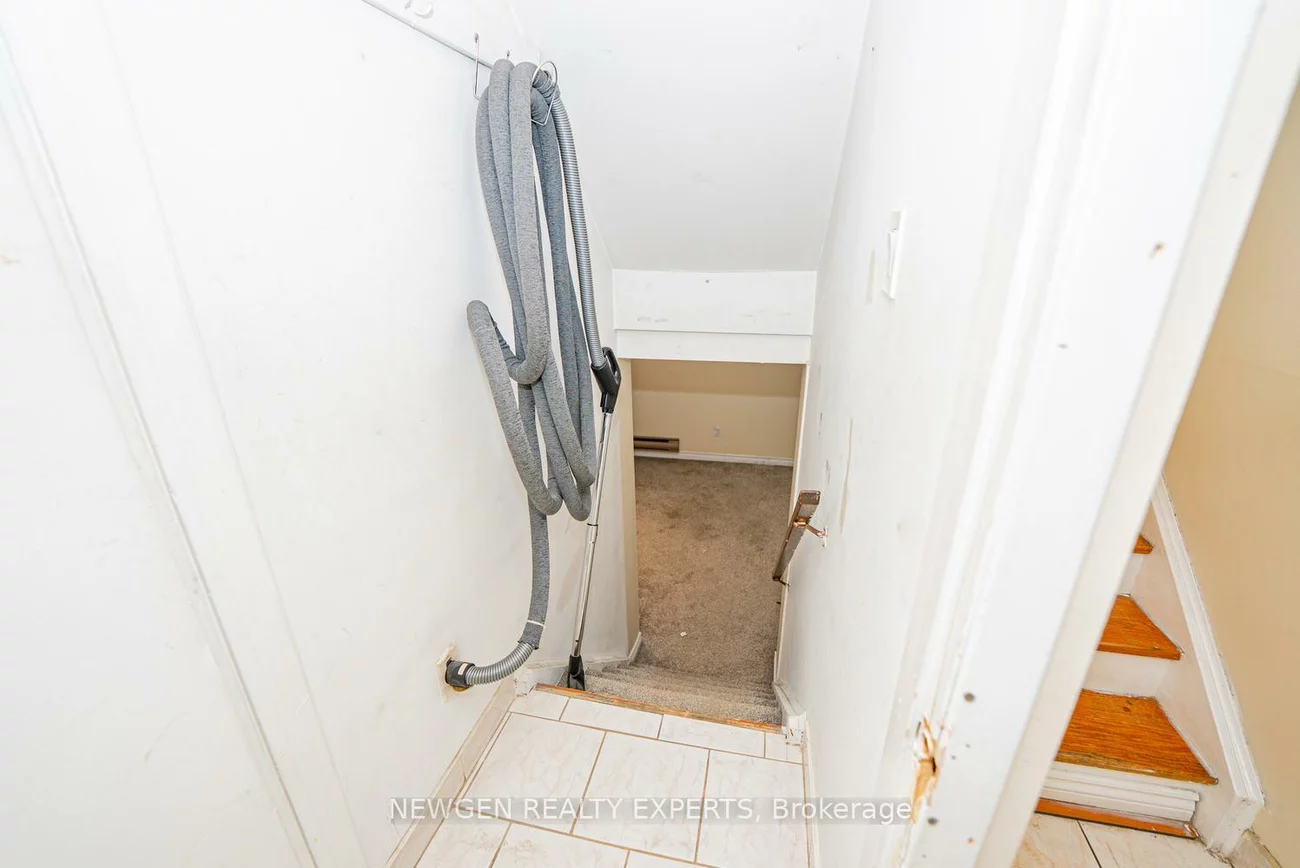 27, Briar, Avondale, Brampton