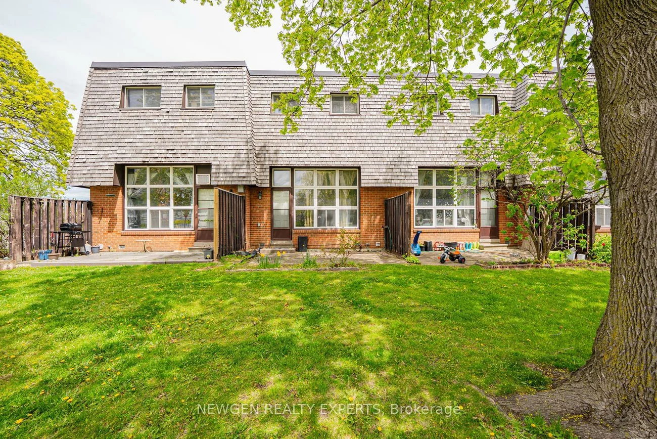 27, Briar, Avondale, Brampton