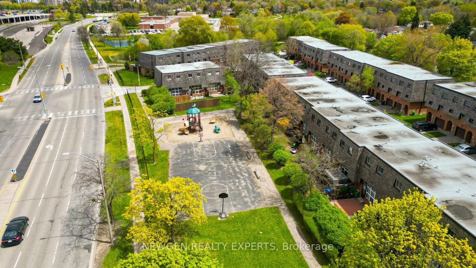 27, Briar, Avondale, Brampton