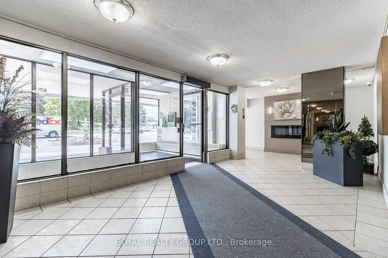 18, Knightsbridge, Queen Street Corridor, Brampton
