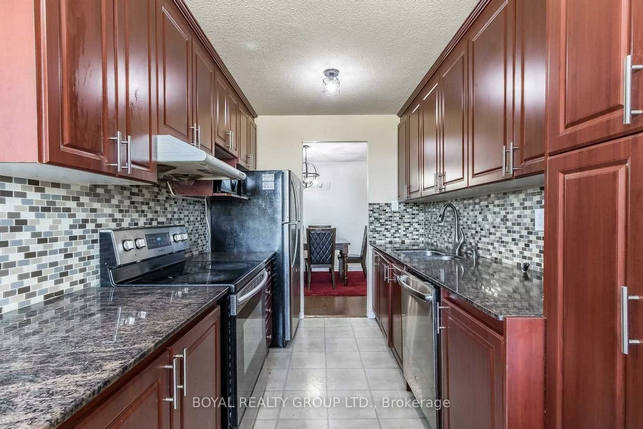 18, Knightsbridge, Queen Street Corridor, Brampton