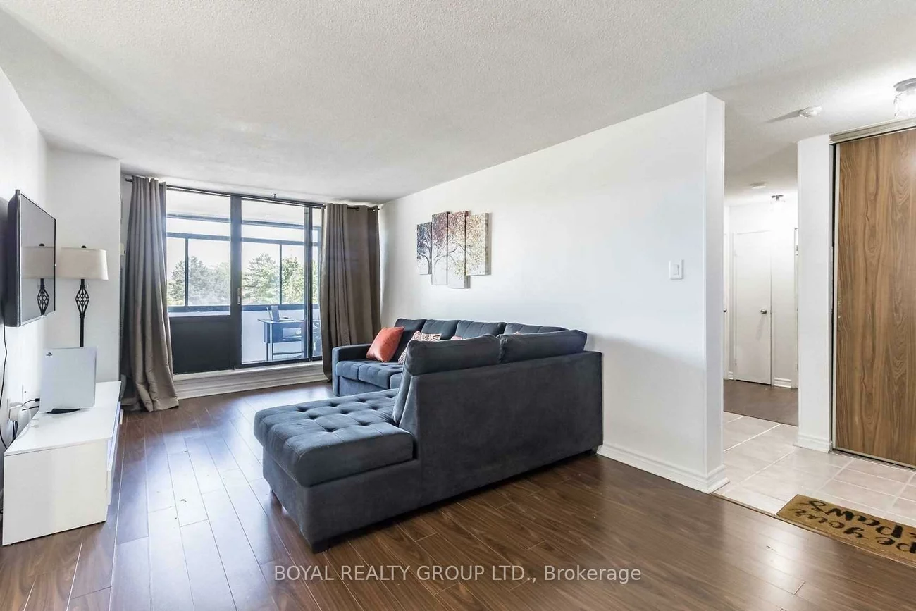 18, Knightsbridge, Queen Street Corridor, Brampton