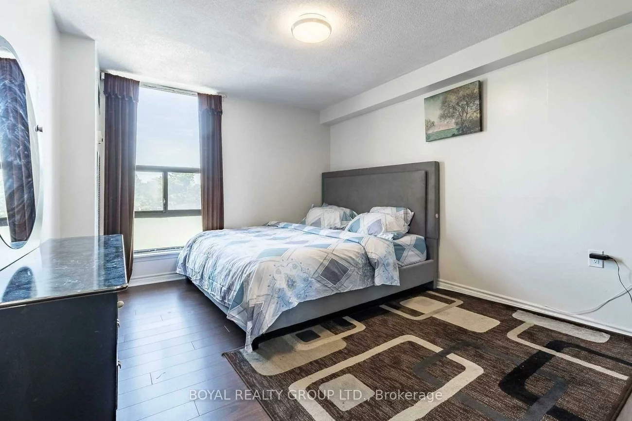 18, Knightsbridge, Queen Street Corridor, Brampton