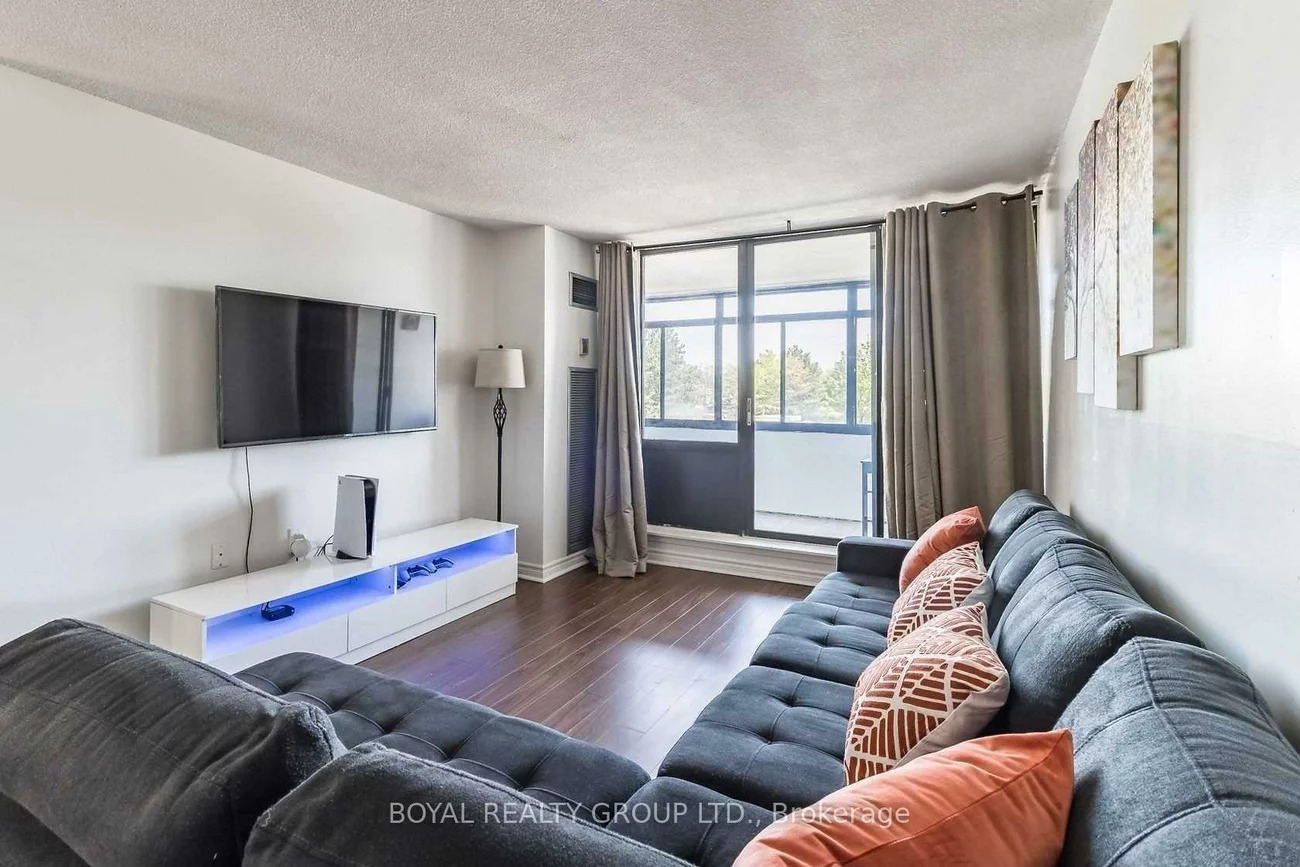 18, Knightsbridge, Queen Street Corridor, Brampton