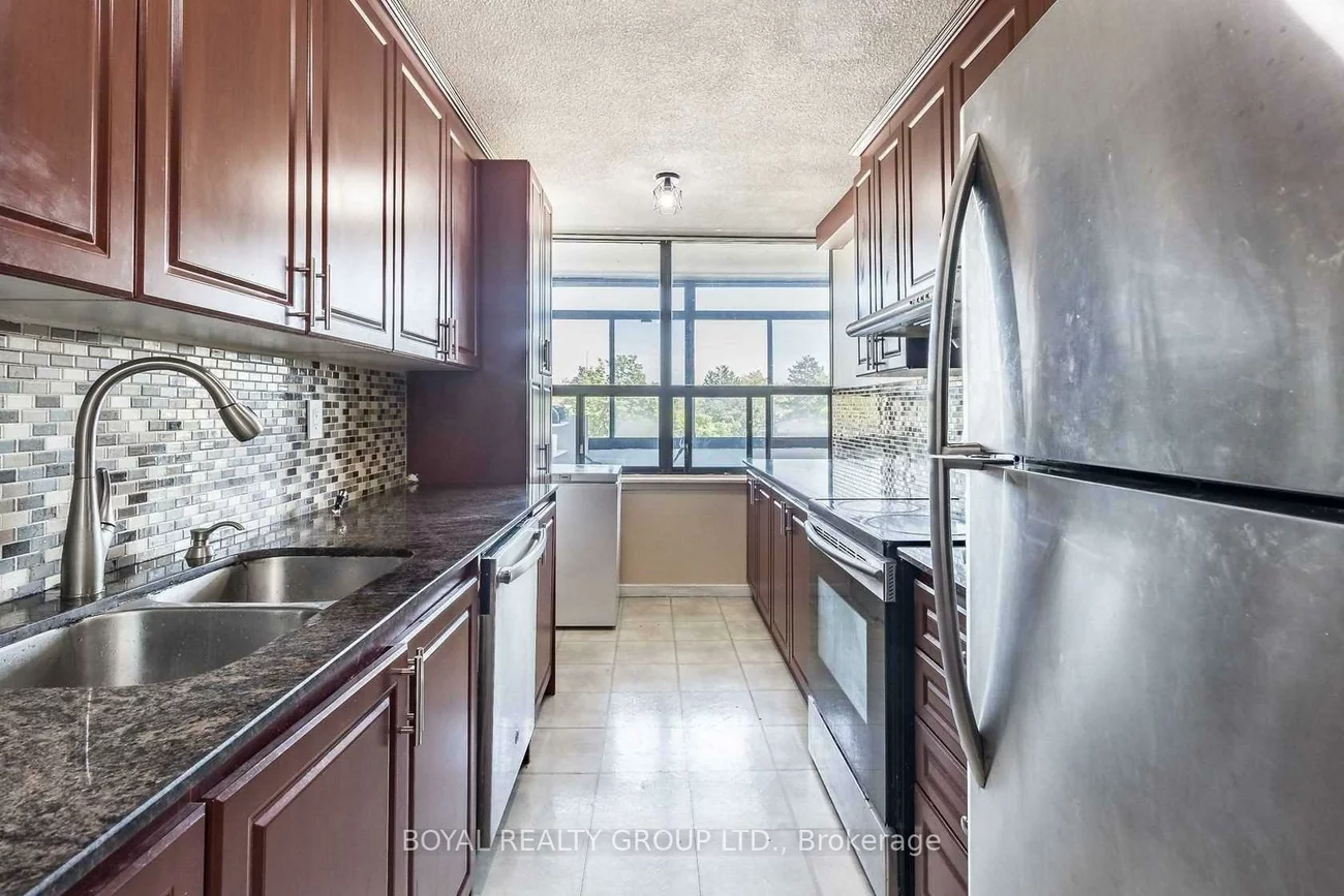 18, Knightsbridge, Queen Street Corridor, Brampton