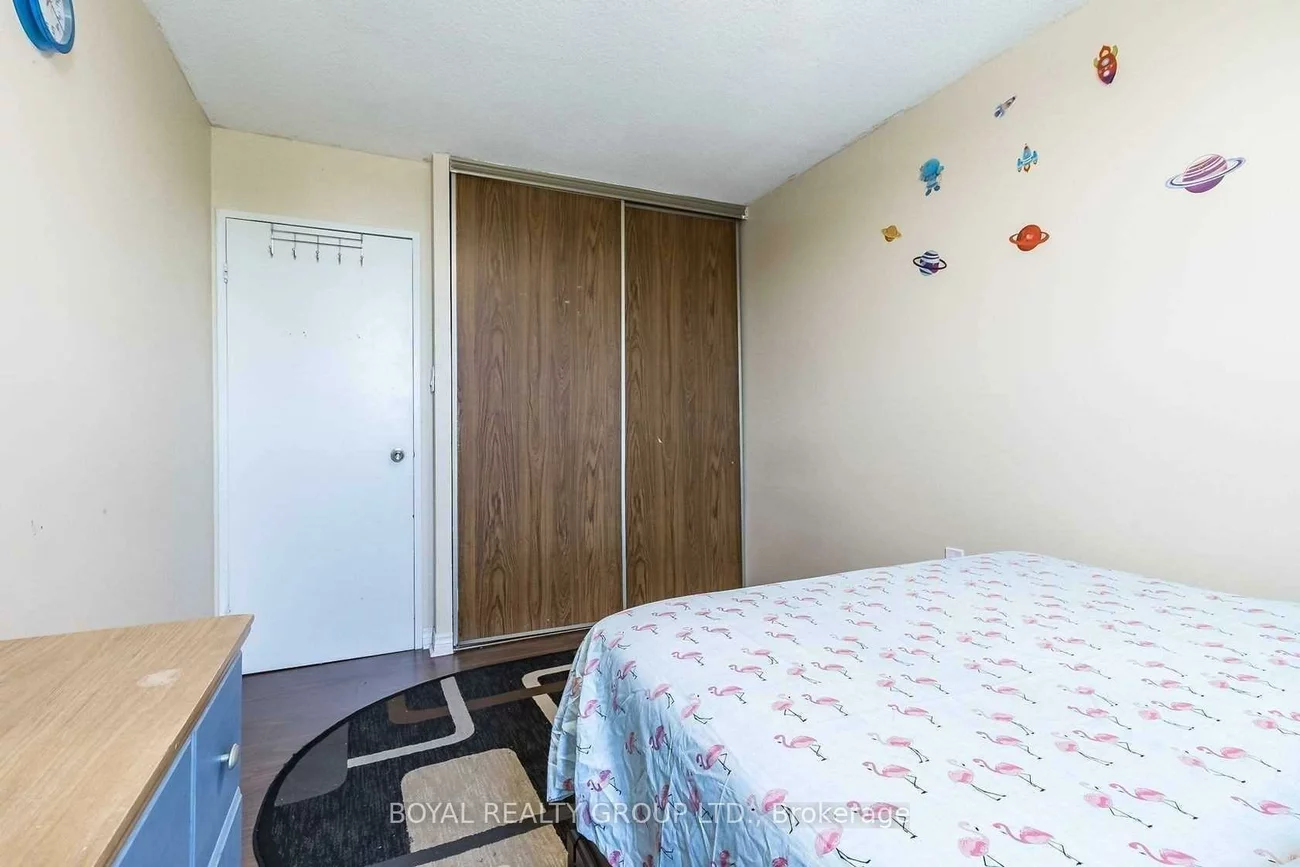 18, Knightsbridge, Queen Street Corridor, Brampton