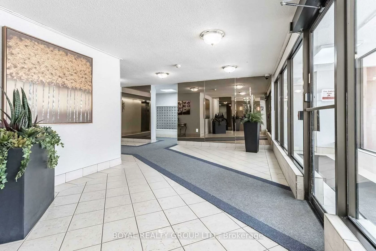 18, Knightsbridge, Queen Street Corridor, Brampton