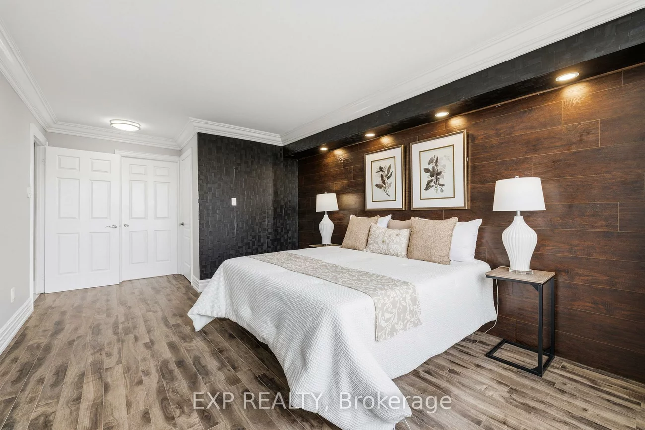 22, Hanover, Queen Street Corridor, Brampton