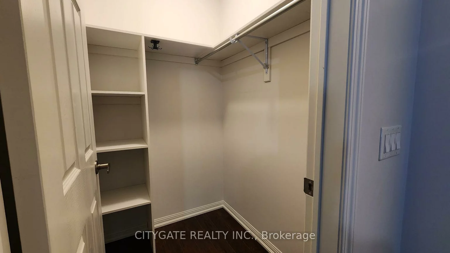 1, Beckenrose, Brampton West, Brampton