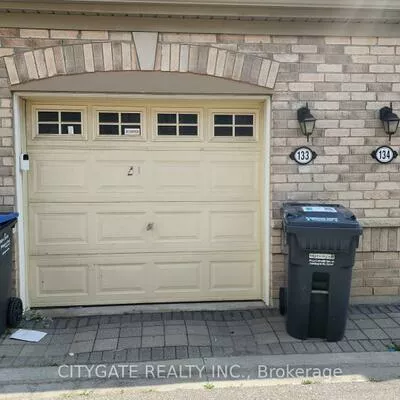 1, Beckenrose, Brampton West, Brampton