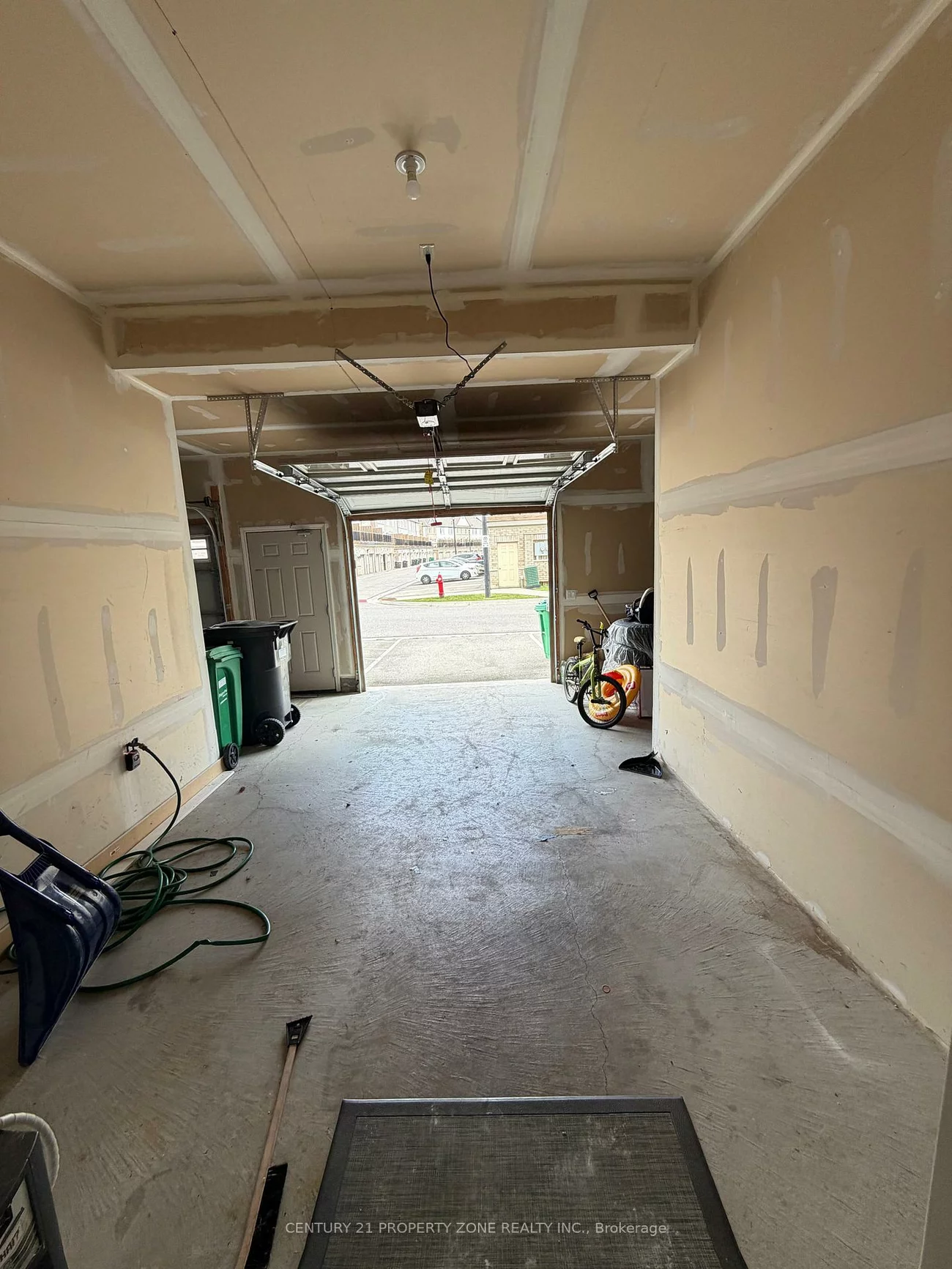 1, Beckenrose, Brampton West, Brampton