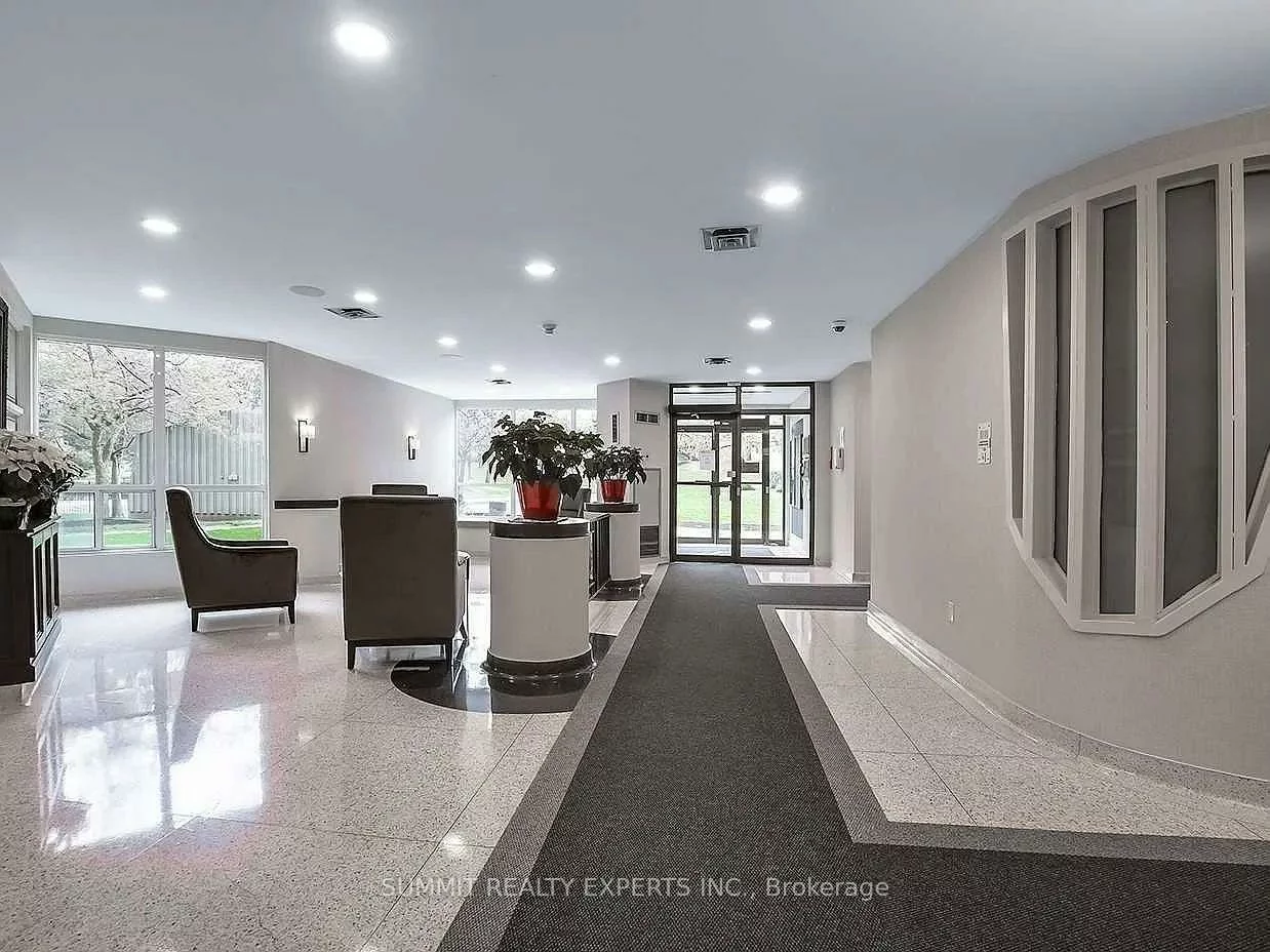 10, Laurelcrest, Queen Street Corridor, Brampton