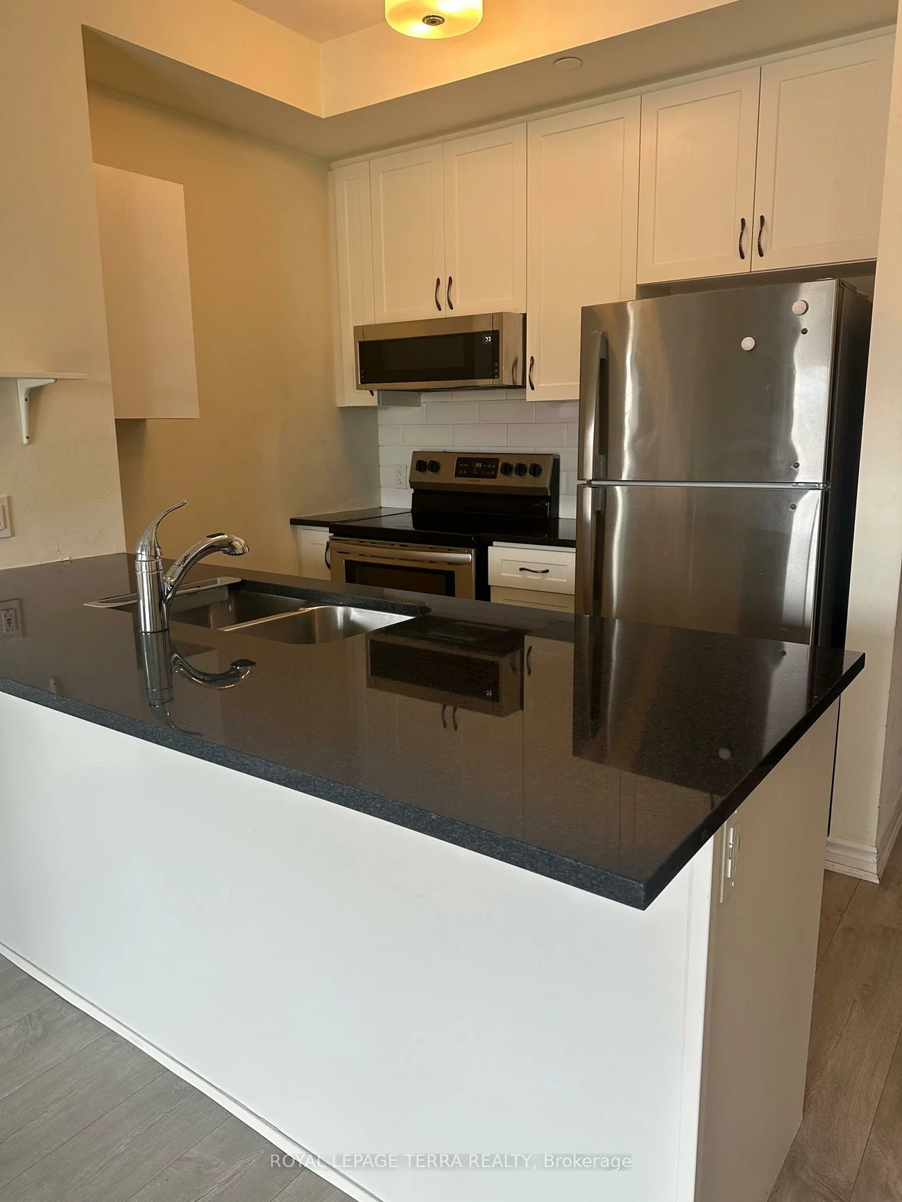 200, Lagerfeld, Credit Valley, Brampton