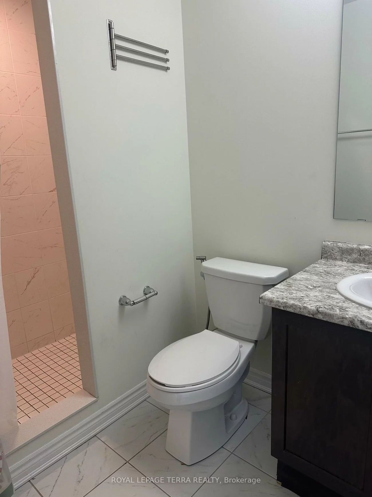 200, Lagerfeld, Credit Valley, Brampton