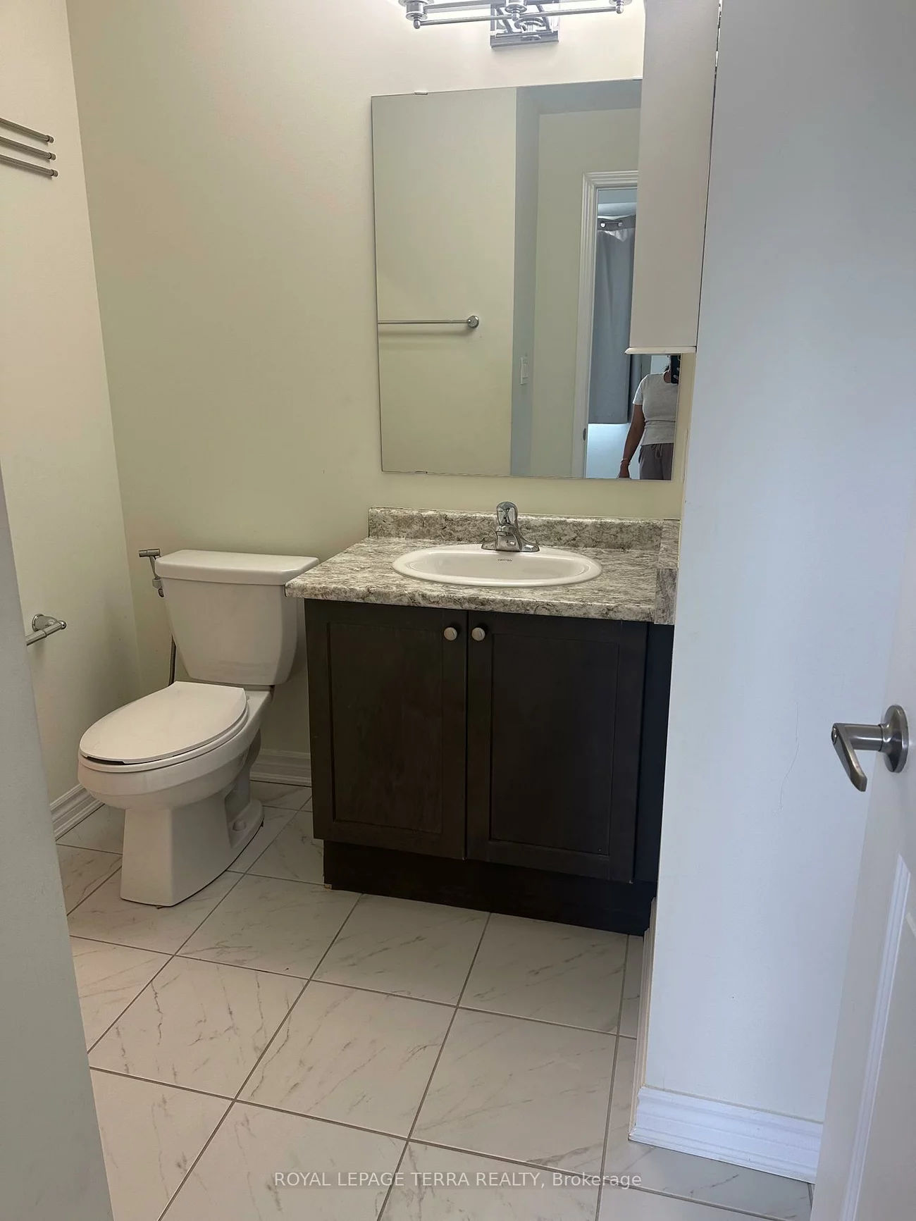 200, Lagerfeld, Credit Valley, Brampton