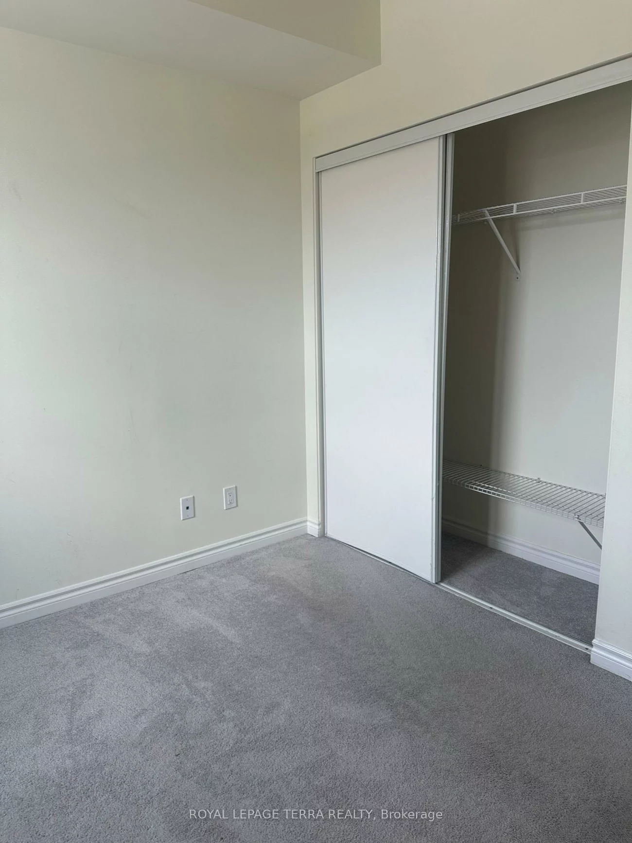 200, Lagerfeld, Credit Valley, Brampton