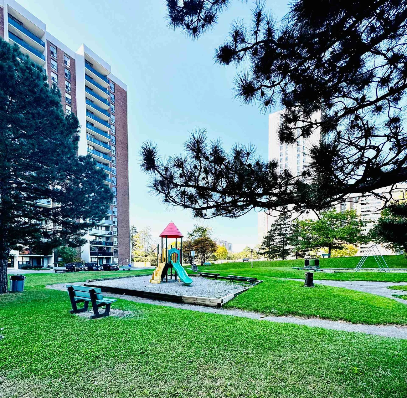 21, Knightsbridge, Queen Street Corridor, Brampton