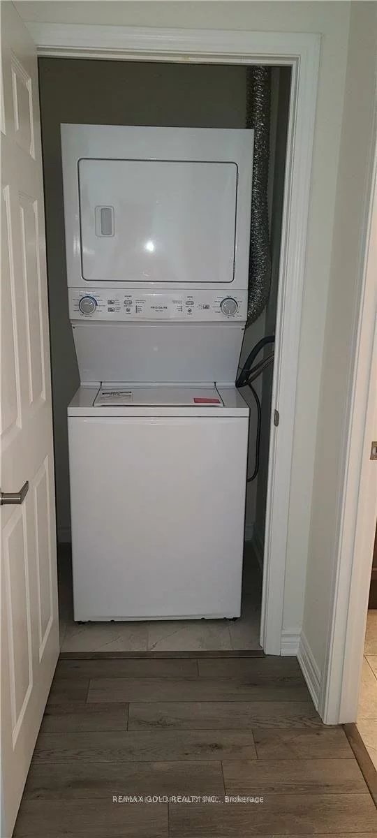 200, Lagerfeld, Northwest Brampton, Brampton