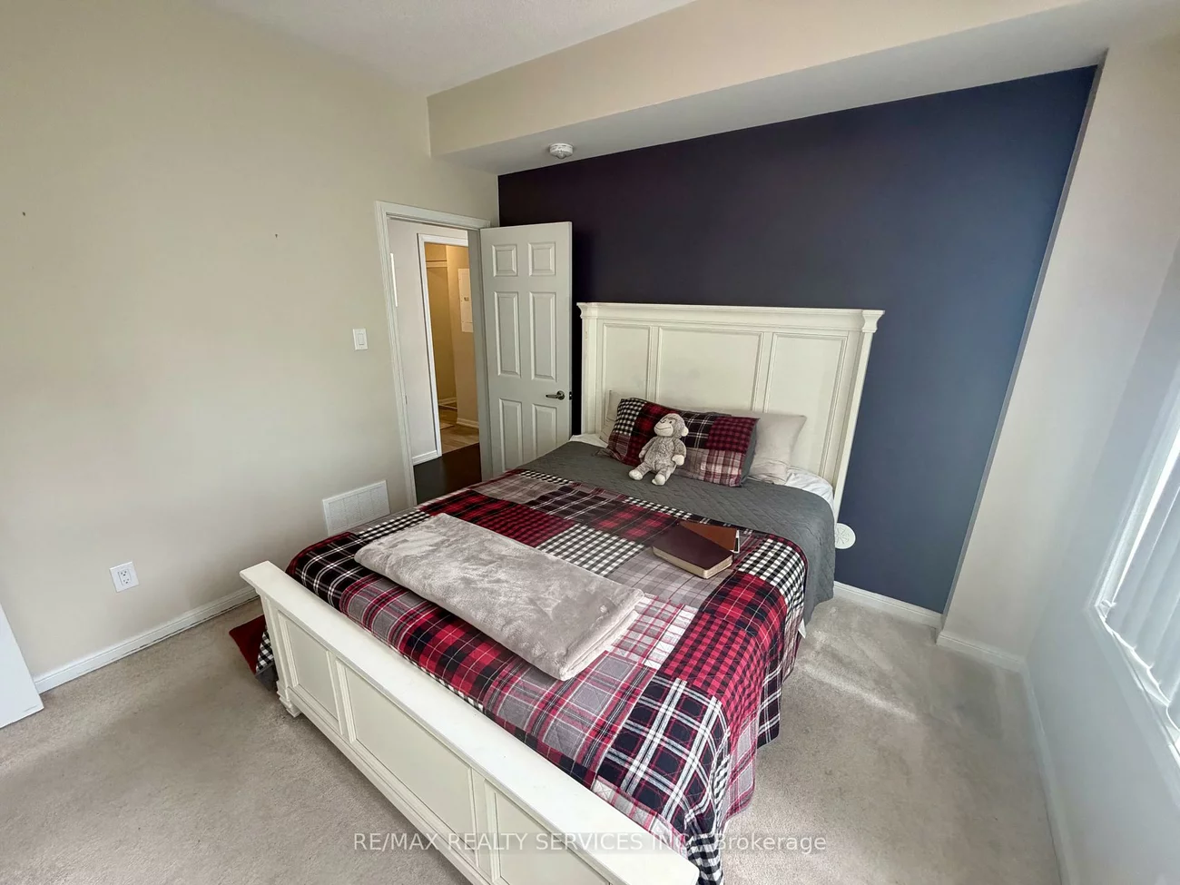 250, Sunny Meadow, Sandringham-Wellington, Brampton