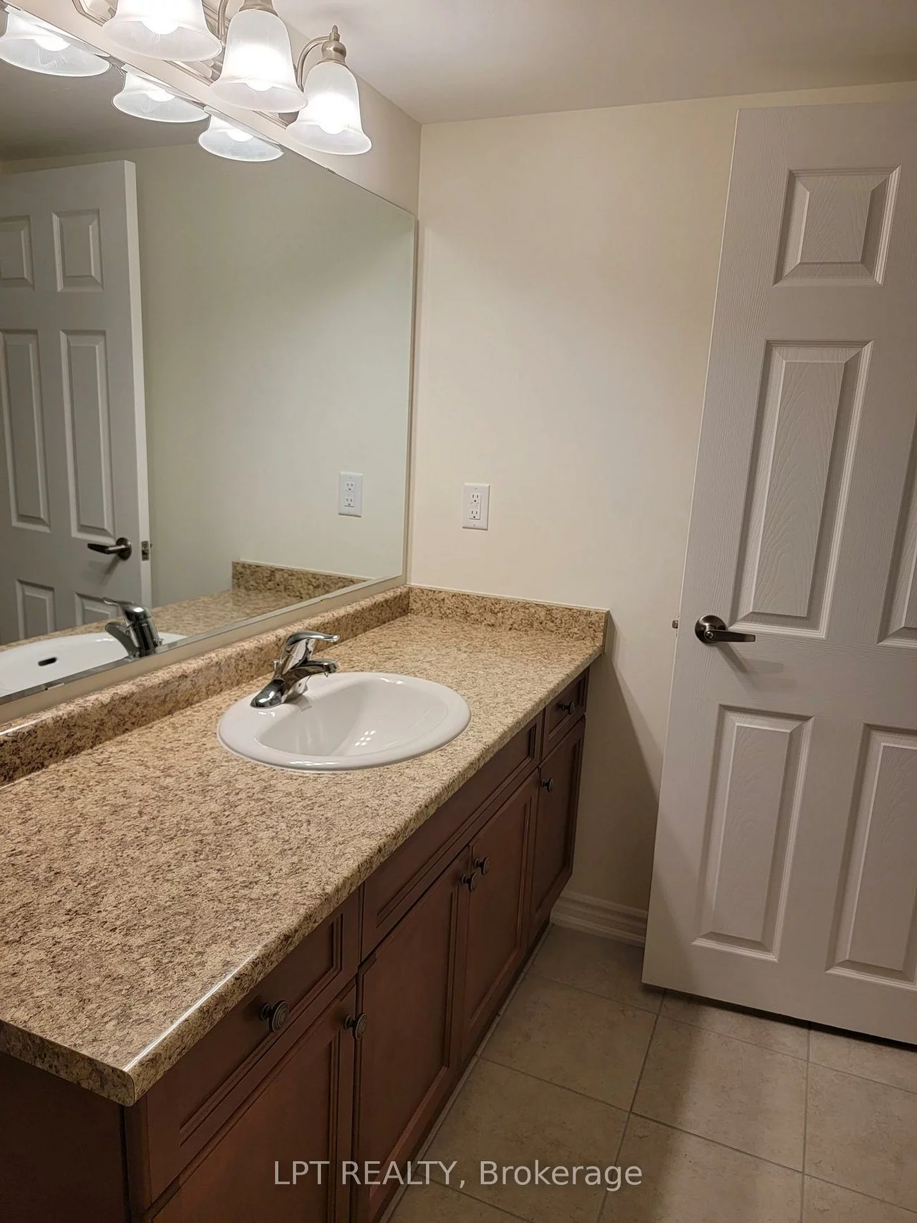 240, Lagerfeld, Northwest Brampton, Brampton