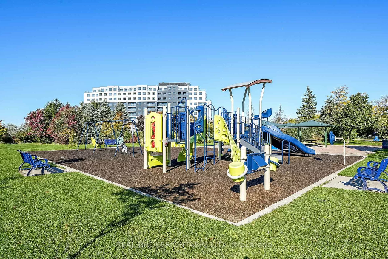 100, Manett, Brampton West, Brampton
