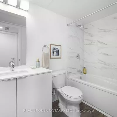 100, Manett, Brampton West, Brampton