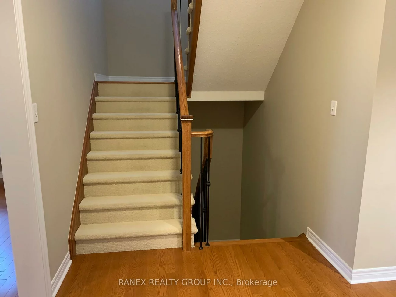 44, Locust, Sandringham-Wellington, Brampton