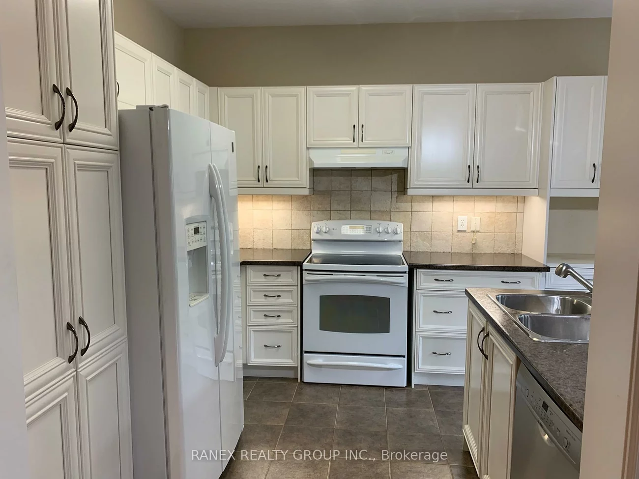 44, Locust, Sandringham-Wellington, Brampton
