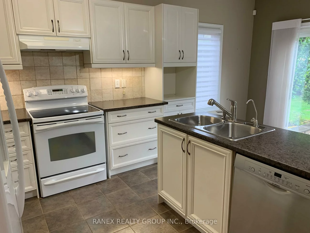 44, Locust, Sandringham-Wellington, Brampton