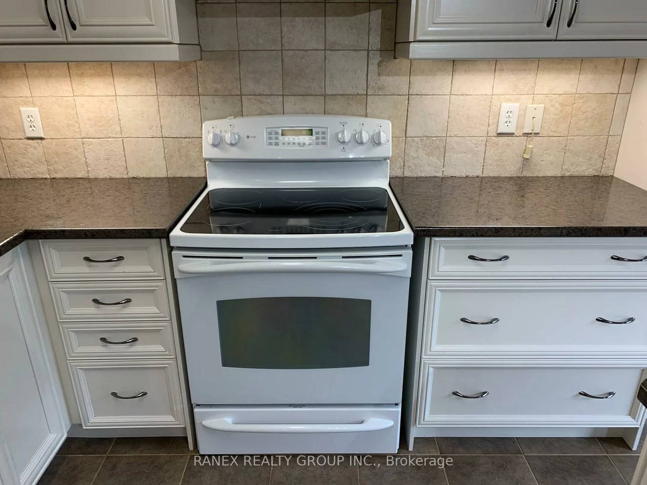 44, Locust, Sandringham-Wellington, Brampton