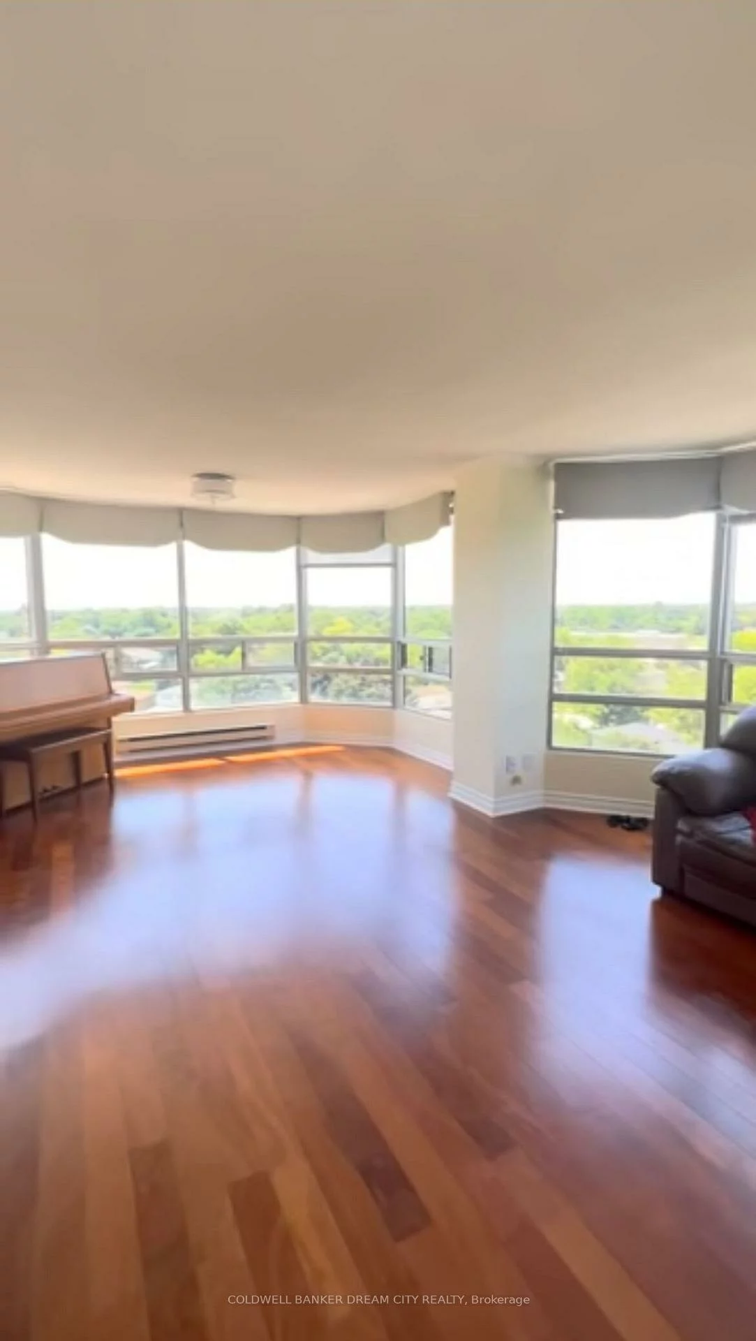 310, Mill, Brampton South, Brampton