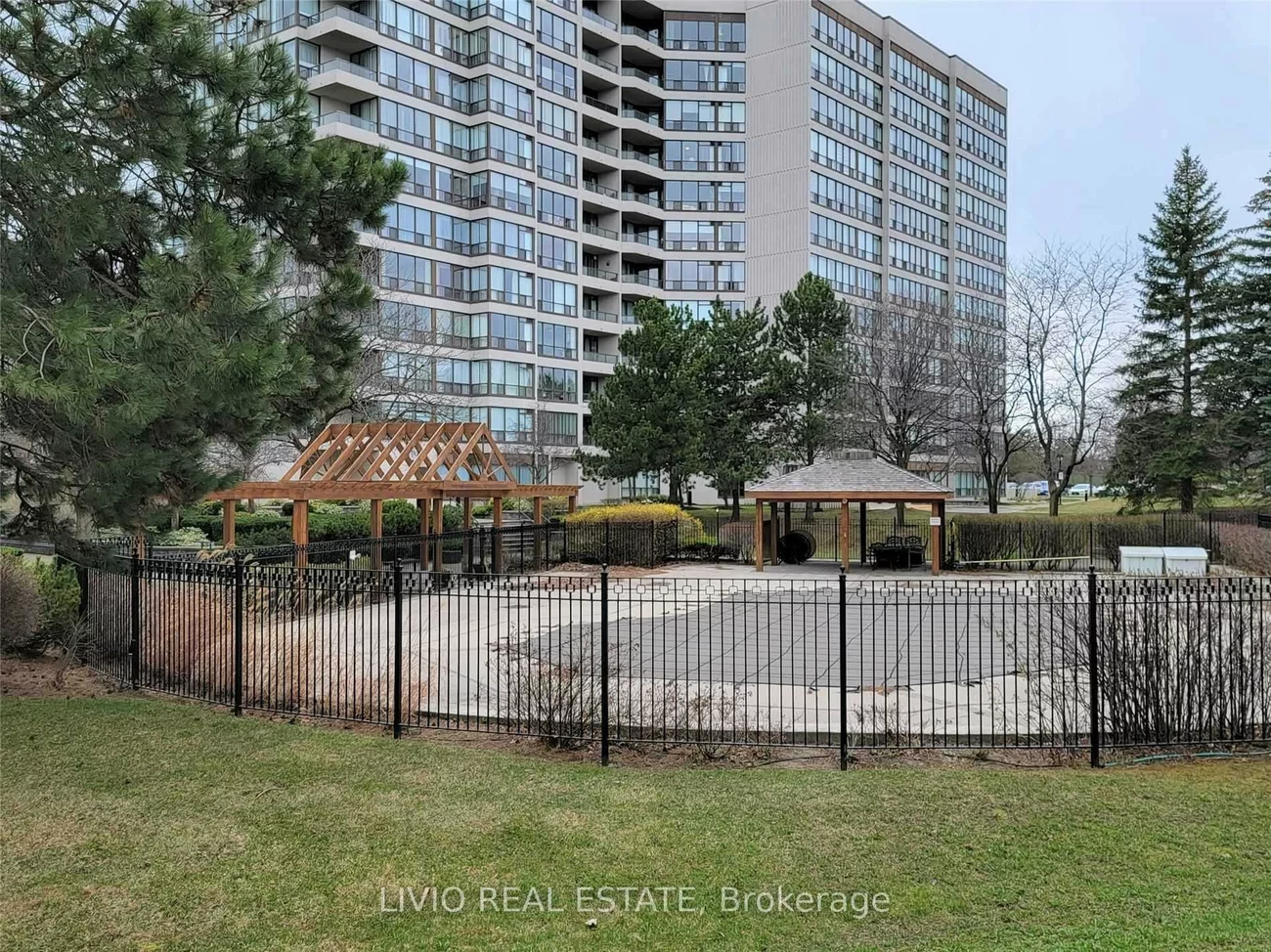 10, Laurelcrest, Queen Street Corridor, Brampton