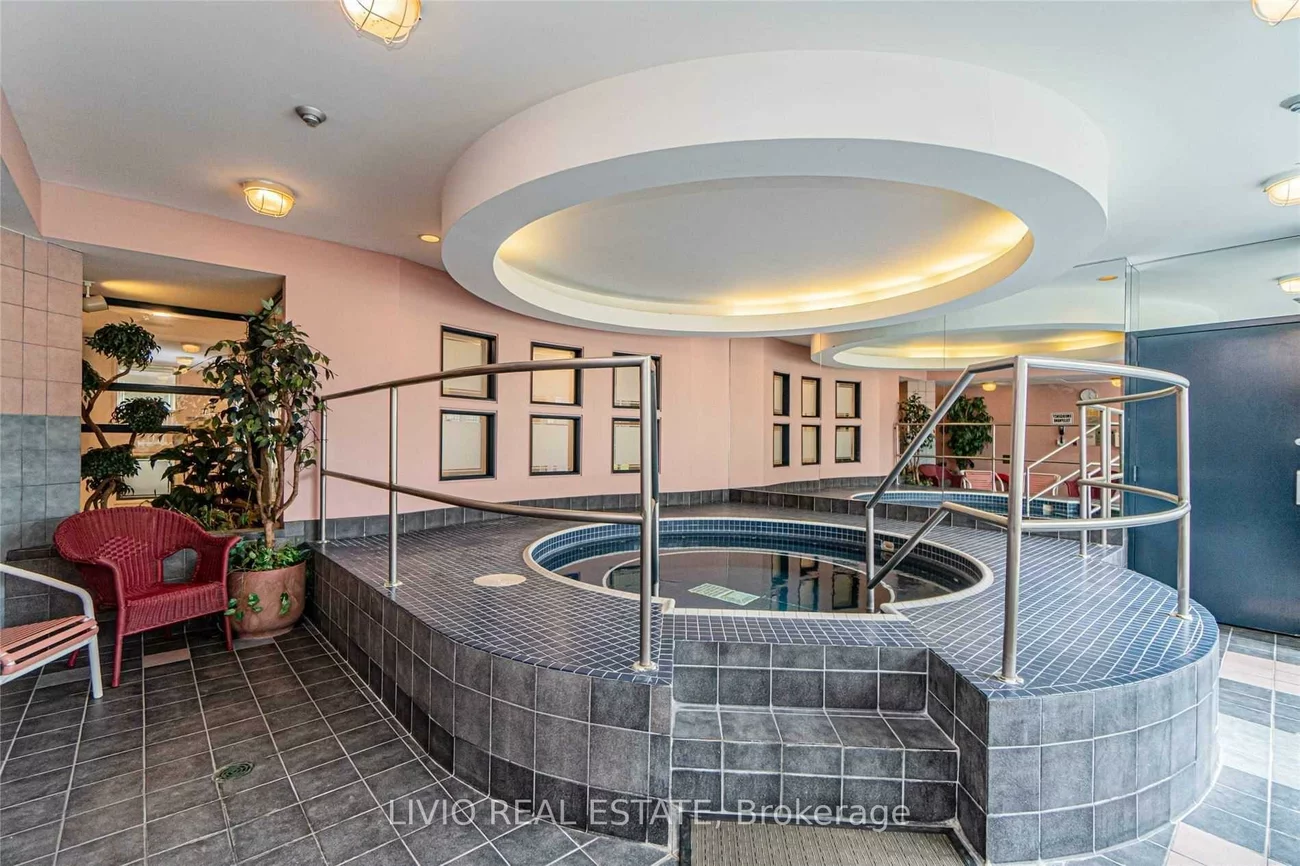 10, Laurelcrest, Queen Street Corridor, Brampton